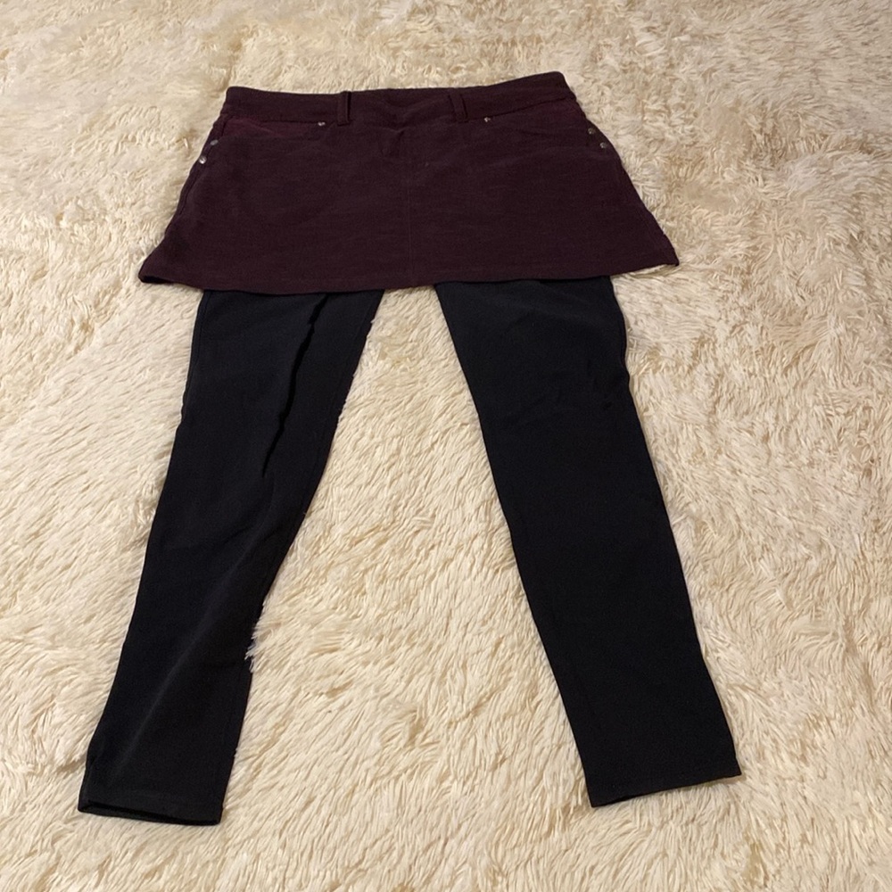 Athleta Medium skirt/leggings combo!  Great 4 Spring & Fall sports & errands!